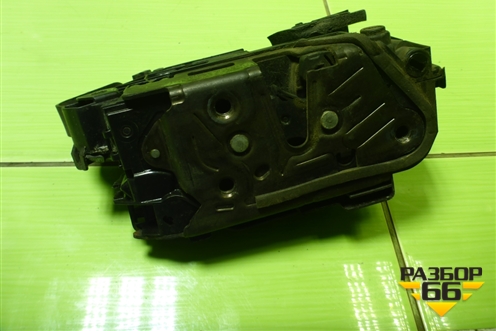 Замок двери задней правой (5TA839016E) для Skoda Octavia (A7) с 2013г