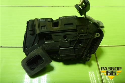 Замок двери передней правой (5TB837016A) для Skoda Octavia (A7) с 2013г