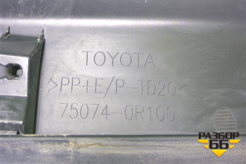 Накладка двери передней левой (750740R100) для Toyota Rav-4 с 2018г