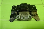 Опора КПП левая (5Q0199555BG) для Skoda Octavia (A7) с 2013г