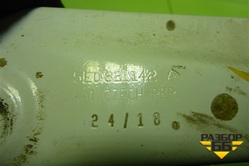 Кронштейн переднего крыла правый (5E0821142A) для Skoda Octavia (A7) с 2013г