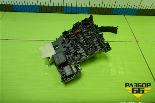 Блок предохранителей подкапотный (5Q0937615C) для Skoda Octavia (A7) с 2013г
