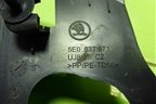 Накладка двери передней левой уголок (5E0837973) для Skoda Octavia (A7) с 2013г