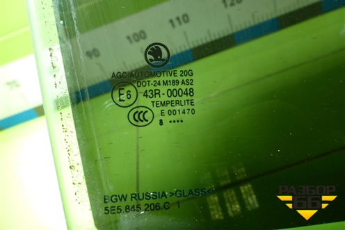 Стекло двери задней правой (лифтбэк) (5E5845206C) для Skoda Octavia (A7) с 2013г
