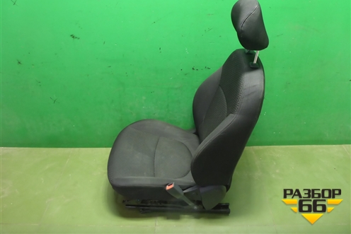 Сиденья комплект (хетчбэк с подогревом, без AIRBAG) для Kia Rio с 2011-2016г