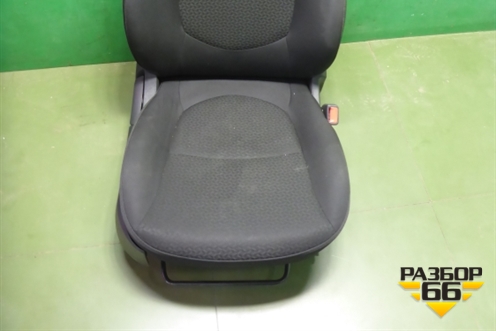Сиденья комплект (хетчбэк с подогревом, без AIRBAG) для Kia Rio с 2011-2016г