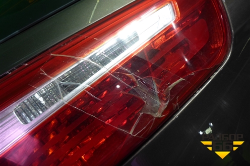 Дверь багажника со стеклом (737004Y200) для Kia Rio с 2011-2016г
