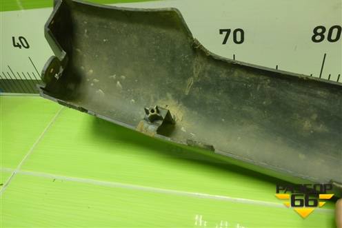 Накладка переднего бампера центральная (MN146335) для Mitsubishi L 200 c 2006-2015г