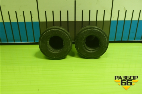 Втулка рессоры (пара, новая) (MB584530) для Mitsubishi L 200 c 2006-2015г