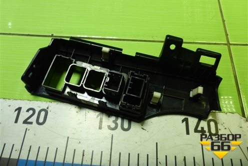 Рамка под кнопки (933104Y000) для Kia Rio с 2011-2016г
