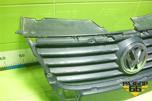 Решетка радиатора (3C0853651D) для Volkswagen Passat (B6) с 2005-2010г