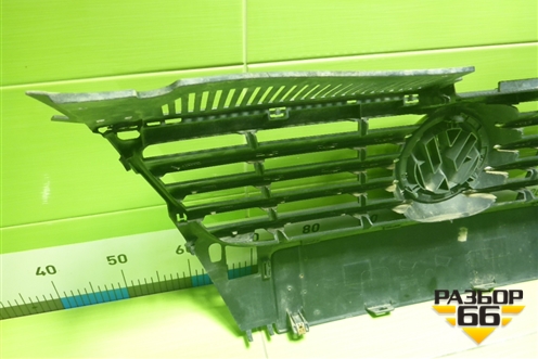 Решетка радиатора (3C0853651D) для Volkswagen Passat (B6) с 2005-2010г
