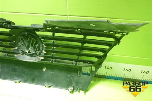 Решетка радиатора (3C0853651D) для Volkswagen Passat (B6) с 2005-2010г