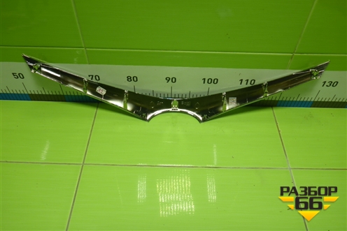 Накладка на решетку радиатора (новая) (5311402270) для Toyota Corolla (E18) с 2012-2019г