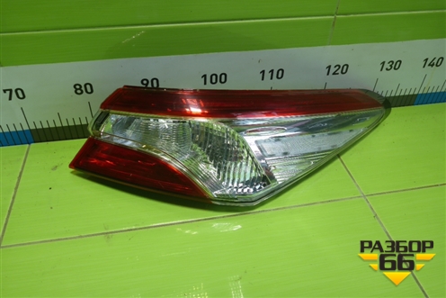Фонарь задний наружный правый (галоген) (3297XDUR) для Toyota Camry V70 с 2017г