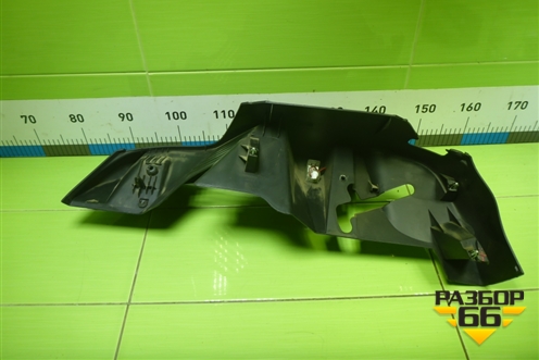 Держатель задней полки правый (2N11N46808APW) для Ford Fusion с 2002г