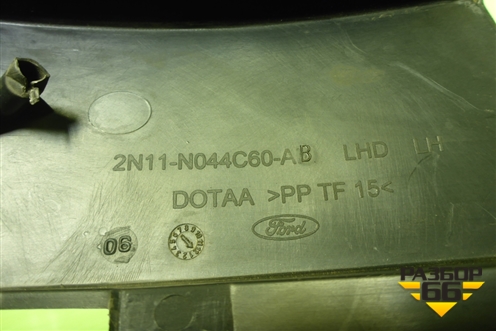 Накладка на торпедо (боковая левая) (2N11N044C60AB) для Ford Fusion с 2002г