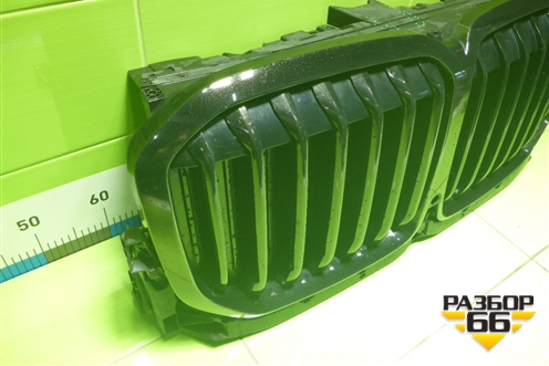 Решетка радиатора (под камеру) (511322677510) для BMW X5 G05 с 2018г (Х5 Г05)