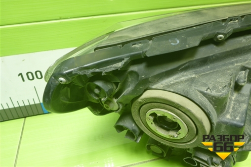 Фара левая (после 2015г галоген) (8113042650) для Toyota Rav-4 с 2012-2019г