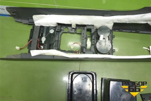 Подлокотник для Volkswagen Touareg c 2002-2010г