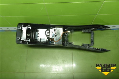 Подлокотник (подстаканник с обогревом/охлаждением) (8R0864981) для Audi Q5 c 2008-2017г