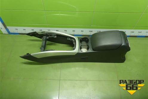 Подлокотник (подстаканник с обогревом/охлаждением) (8R0864981) для Audi Q5 c 2008-2017г