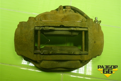 Суппорт передний правый для Toyota Land Cruiser (200) с 2008г