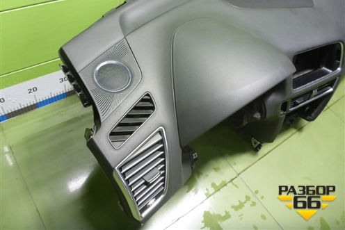 Торпедо с AIR BAG (8R1857041F) для Audi Q5 c 2008-2017г
