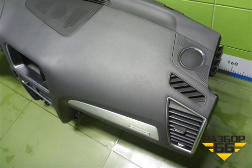 Торпедо с AIR BAG (8R1857041F) для Audi Q5 c 2008-2017г