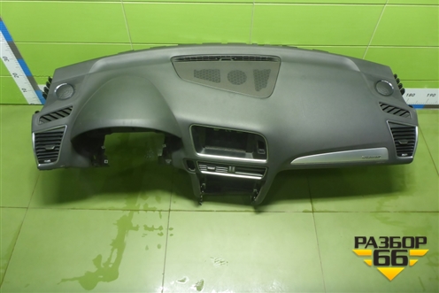 Торпедо с AIR BAG (8R1857041F) для Audi Q5 c 2008-2017г