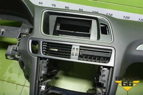 Торпедо с AIR BAG (8R1857041F) для Audi Q5 c 2008-2017г