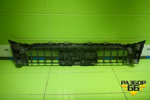 Кронштейн решетки радиатора (8R0853692B) для Audi Q5 c 2008-2017г