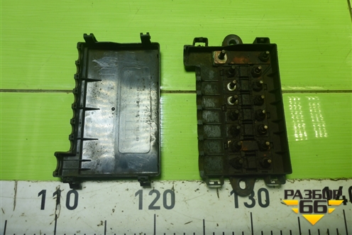 Блок предохранителей (WG9720580051) для Sitrak  C7H