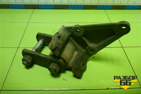 Кронштейн передней рессоры задний (WG9925522112) для Sitrak  C7H
