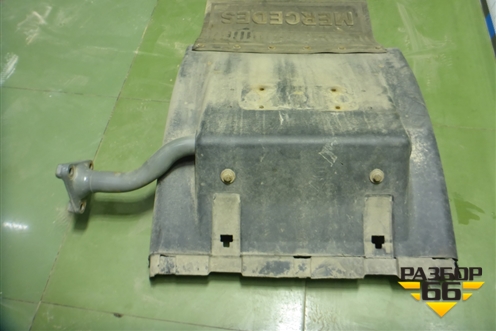 Крыло заднее левое задняя часть  (с кронштейном) (WG9925955056) для Sitrak  C7H