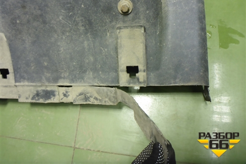 Крыло заднее левое задняя часть  (с кронштейном) (WG9925955056) для Sitrak  C7H