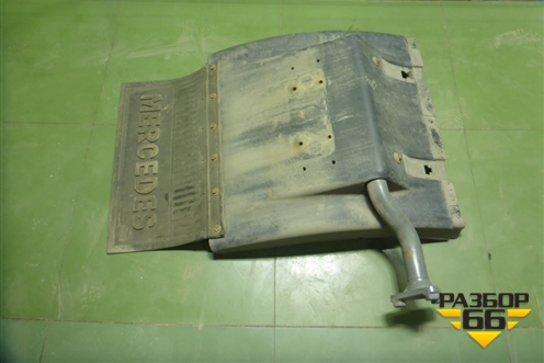 Крыло заднее левое задняя часть  (с кронштейном) (WG9925955056) для Sitrak  C7H