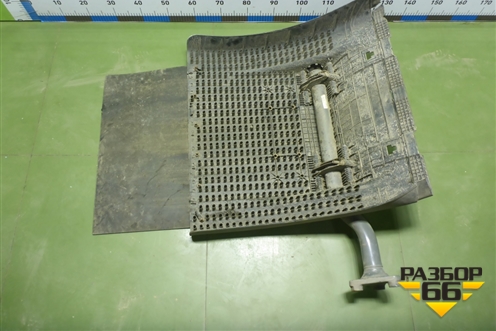 Крыло заднее правое задняя часть  (с кронштейном) для Sitrak  C7H