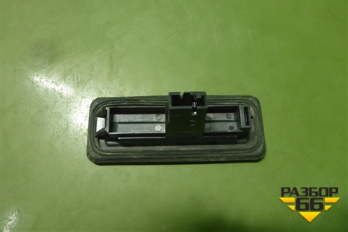 Кнопка открывания багажника (5E0827566) для Skoda Octavia (A7) с 2013г