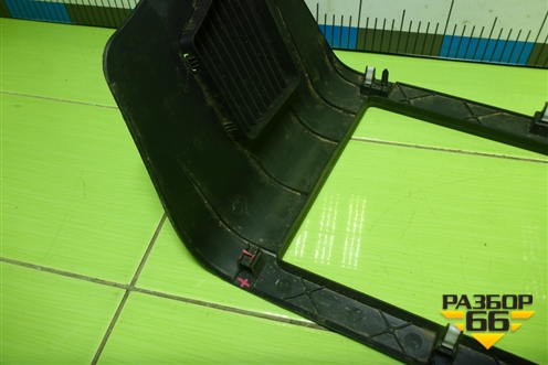Накладка на торпедо  (812W614700060) для Sitrak  C7H