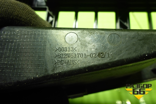 Рамка под кнопки  (812W617010242) для Sitrak  C7H