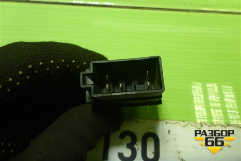 Кнопка аварийной сигнализации (812W255036001) для Sitrak  C7H