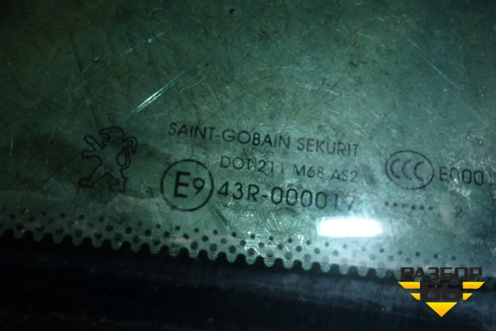 Стекло двери передней левой форточка (9201N9) для Peugeot 3008 с 2010-2016г