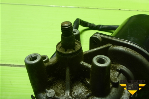 Моторчик стеклоочистителя передний для Hyundai HD 35-78 с 2003г