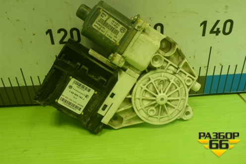 Моторчик стеклоподъёмника передний левый (0130822467) для Volkswagen Tiguan с 2007-2011г