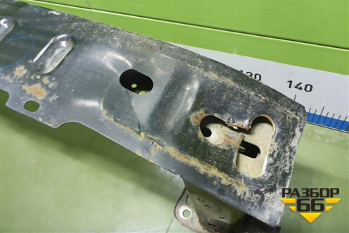 Усилитель переднего бампера (8V41S108K61AB) для Ford Focus 2 с 2008-2011г