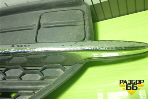 Заглушка в передний бампер правая (31383442) для Volvo XC90 с 2015г (ХС90)