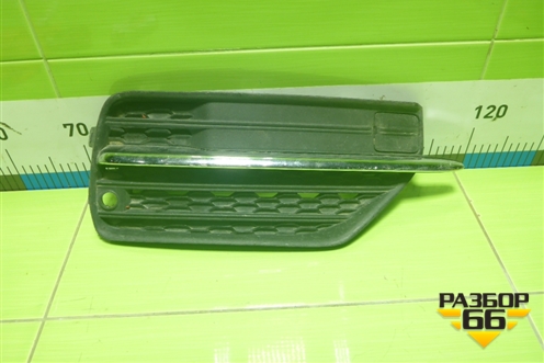 Заглушка в передний бампер правая (31383442) для Volvo XC90 с 2015г (ХС90)