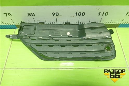 Заглушка в передний бампер правая (31383442) для Volvo XC90 с 2015г (ХС90)