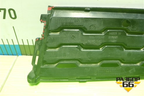 Решетка в передний бампер левая (51118061127) для BMW 7-серия G11/G12 с 2015г